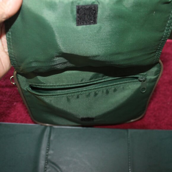 Vintage Time Magazine Duffle Bag Tote Green Zipper Closure Foldable Compact - Picture 7 of 7